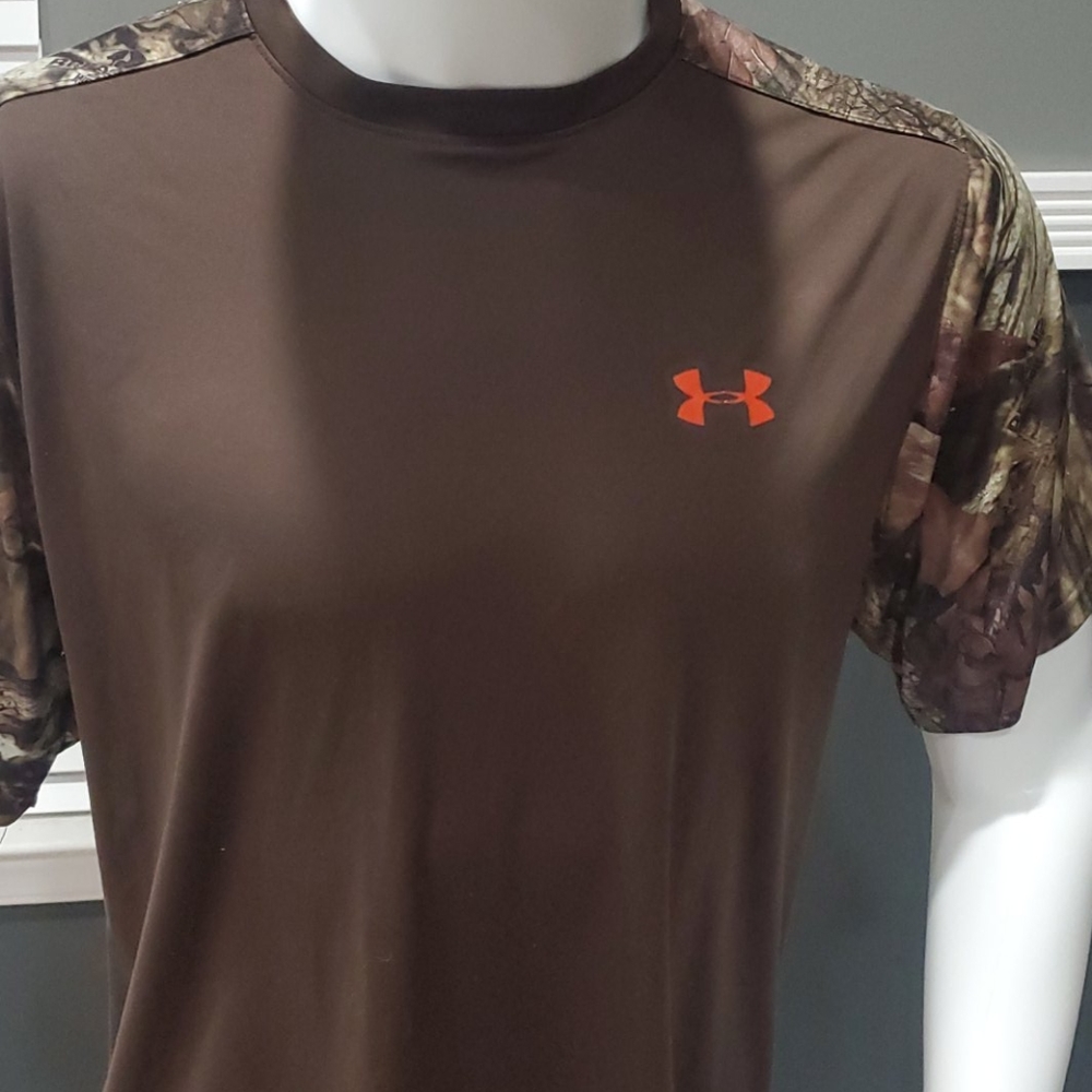 Under Armour T-shirt